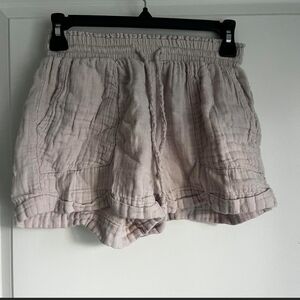 Aeropostale Women's Light Pink Cargo Shorts